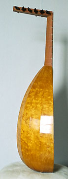 Side view of a 6 course a' lute, 9 ribbed back - Grant Tomlinson
Lutemaker
